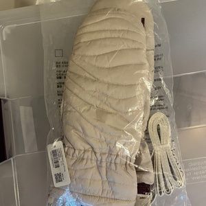 Team Canada Quilted Mittens on String